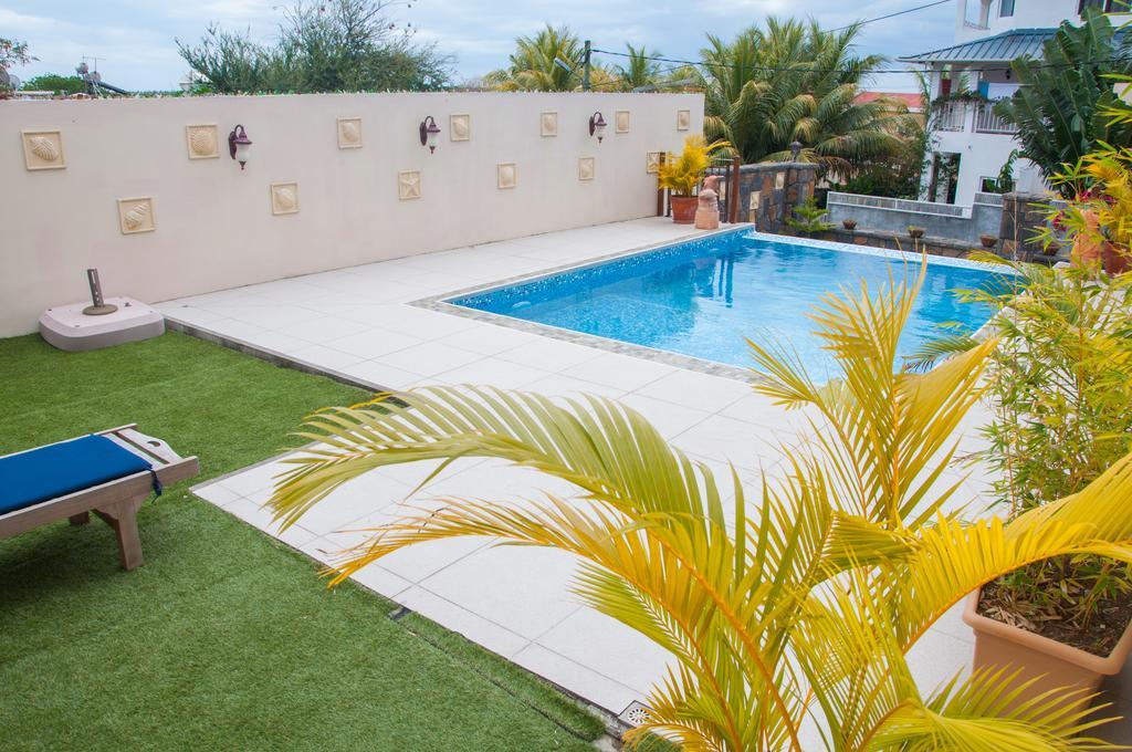 Blue Pearl Resort La Gaulette Esterno foto