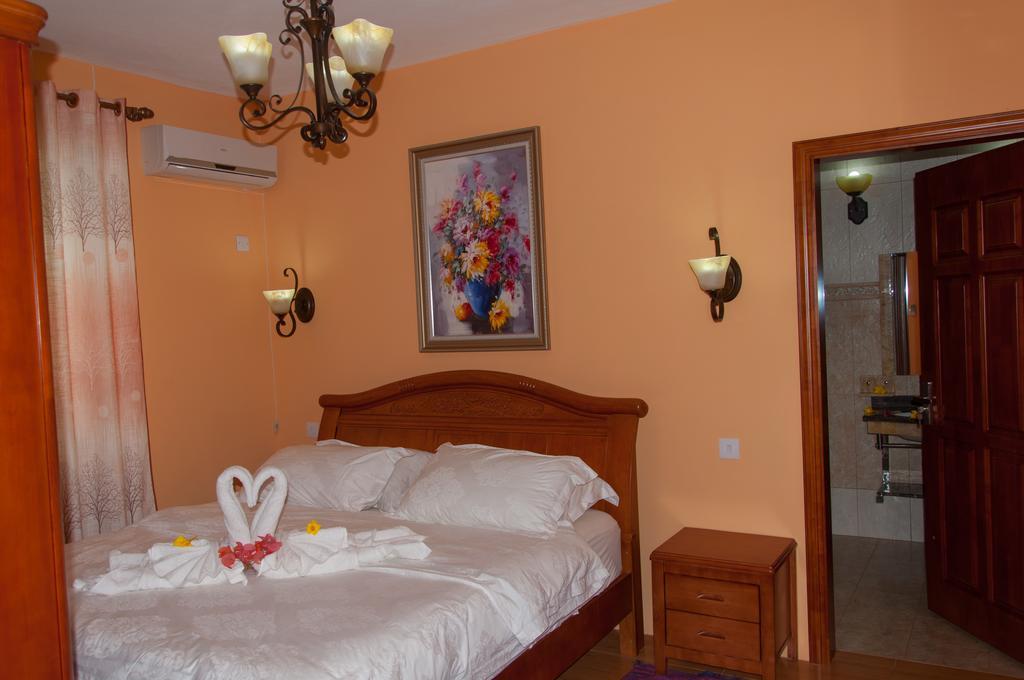 Blue Pearl Resort La Gaulette Esterno foto