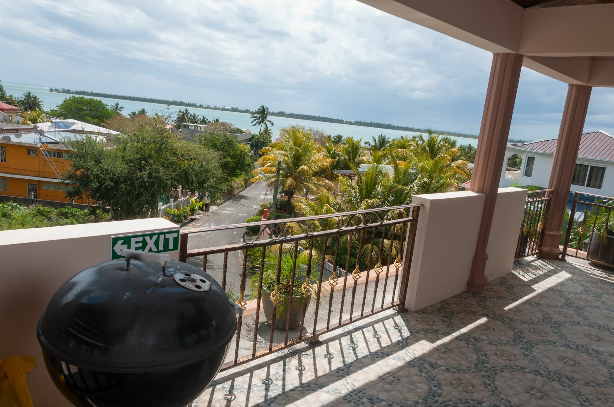 Blue Pearl Resort La Gaulette Esterno foto